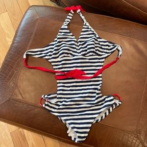 SWIMSUIT